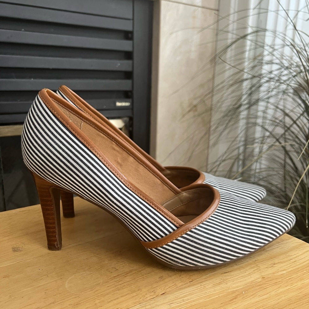 Pumps - Picture 2 of 7